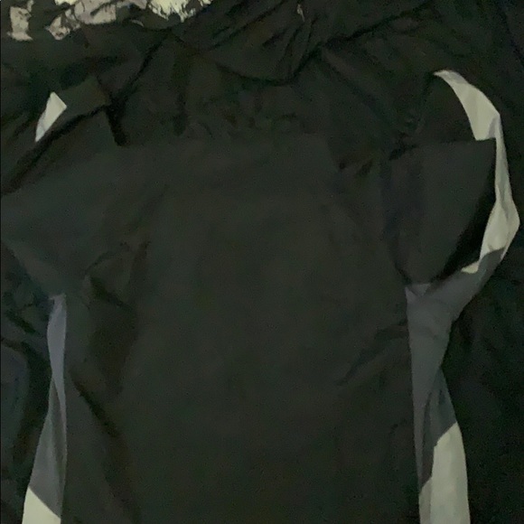 Sweater/windbreaker - Picture 2 of 2